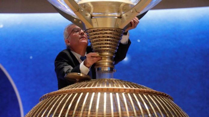 navidad-loteria-sorteo • La terminación más repetida en el Sorteo de Navidad ha sido el 5 que ha salido en 32 ocasiones. Le siguen el 4 y el 6 con 26 ocasiones.