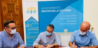 Acuerdo de patrocinio del Ayuntamiento y Club de Atletismo Rincón Rincón de la Victoria patrocina el atletismo local