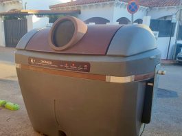 Estos contenedores de color marrón serán los encargados de recoger restos de alimentos, frutas, plantas, papel o cartón de cocina usados con los que se puede hacer compost, es decir, biorresiduos que puedan aprovecharse como fertilizante o generador de energía.