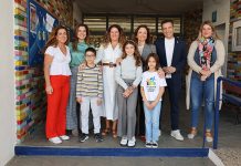 La Junta multiplica por cuatro el personal para atender las necesidades educativas especiales en los últimos 5 años Navarro, visita al CEIP Mare Nostrum de Torrox.