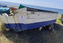 Recogen 6 toneladas de residuos en la limpieza del varadero de La Cala del Moral Desde el área de Playas se han iniciado la limpieza y acondicionamiento anual de los varaderos municipales que seguirá con el del núcleo de Rincón de la Victoria.