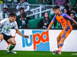 El '10' malaguista ha comparecido tras el #RacingMálaga ante los medios. “Tenemos muchas ganas de jugar ante nuestra gente y sentir su aliento”, afirmó.